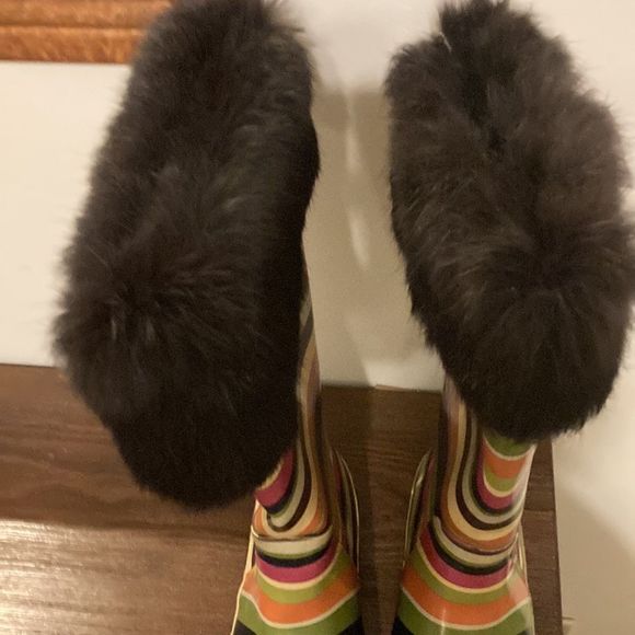 Coach Peony striped rainbow boots with furry top size 7 B. Rubber Rain boots - Picture 6 of 9